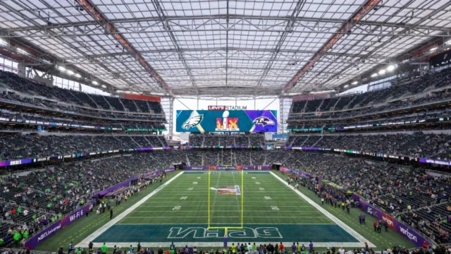 Super Bowl LX 2026: Levi's Stadium, Favorites, and Commercial Trends