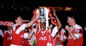 Arsenal relançará kit icônico dos anos 90 como parte de coleção retrô