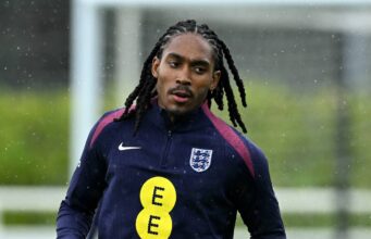 Djed Spence falou sobre se tornar o primeiro jogador de futebol muçulmano da Inglaterra