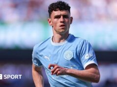 Phil Foden: O meio-campista do Manchester City é ‘vítima’ de jogo depois de perder a vaga na Inglaterra