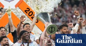 Tielemans dá início à festa com o Aston Villa vencendo o Freiburg e conquistando a glória da Liga Europa | Liga Europa