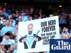 ‘Ele sempre será nosso chefe’: torcedores do Manchester City prestam homenagem a Pep Guardiola | Cidade de Manchester