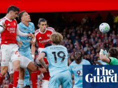 O Arsenal novamente encontra consolo em lances de bola parada em mais uma noite cansativa de futebol como dor | Primeira Liga