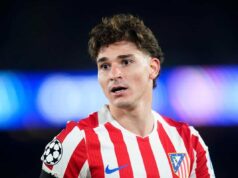 Barcelona abordou Alvarez depois que Deco conheceu o agente do jogador na Catalunha