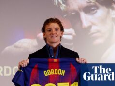 Anthony Gordon assina pelo Barcelona vindo do Newcastle em um contrato de cinco anos de £ 69,3 milhões | Período de transferência
