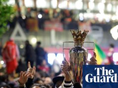 Festa nas ruas de Londres: comemorações do título dos torcedores do Arsenal – em fotos