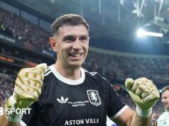 Aston Villa vence a Liga Europa: Emi Martinez joga apesar do dedo quebrado