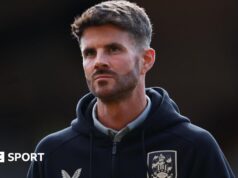 Huddersfield Town: Martin Drury nomeado novo treinador principal
