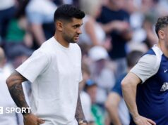 Tottenham: Cristian Romero retorna à Inglaterra para a partida contra o Everton