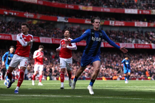 Alex-Scott-scoring-v-Arsenal.jpg