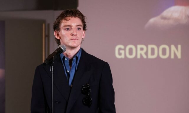 Anthony_Gordon_Presentation_As_New_Player_Of_Fc_Barcelona_1-1-1000x600.jpg