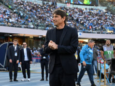 O Napoli confirmou a saída de Conte com uma mensagem de 4 palavras