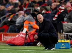 Arne Slot diz que o Arsenal está vencendo a liga depois de dominar o bloco baixo