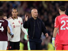Jamie Carragher diz que o Liverpool é excelente em lances de bola parada