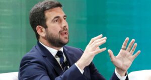 Rival de Florentino Perez concorrerá