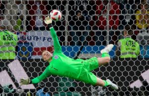 HERÓI DA INGLATERRA – Dirty Tackle