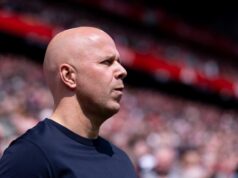 O Liverpool recebeu um golpe duplo de transferência na perseguição do atacante local