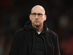 Jaap Stam revela porque apoia o Arsenal para vencer o PSG