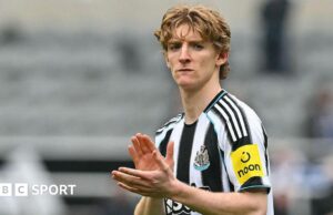 Anthony Gordon: Barcelona revela atacante da Inglaterra após transferência de mais de £ 69 milhões do Newcastle