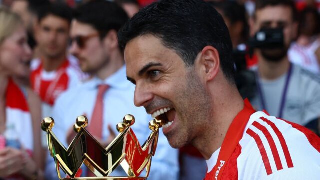 arsenal-s-mikel-arteta-celebrates-with-the-trophy-after-winning-the-premier-league.JPG