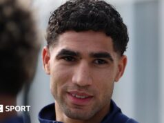 Copa do Mundo de 2026: o zagueiro do Paris St-Germain, Achraf Hakimi, foi incluído na seleção do Marrocos, apesar de lesão
