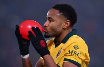 Nkunku e Athekame quebram Ferraris