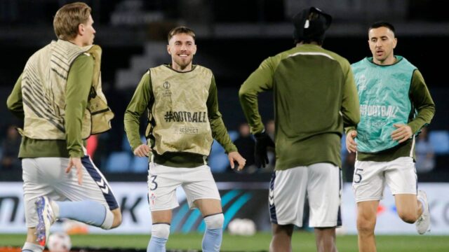 celta-vigo-s-oscar-mingueza-and-teammates-during-the-warm-up-before-the-match.JPG