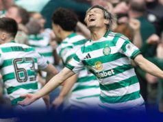 Celtic venceu o Hearts e conquistou o 20º título deste século, ultrapassando o Bayern de Munique
