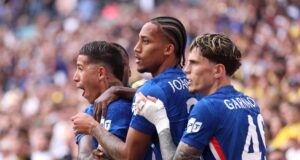 Os jogadores do Chelsea recuam quando necessário, mas ainda precisam verificar os óculos