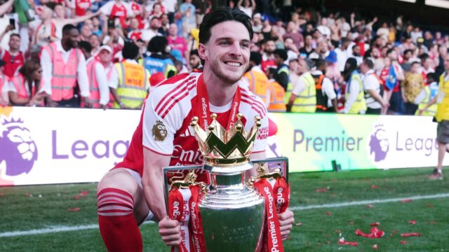 declan-rice-premier-league-trophy.jpg