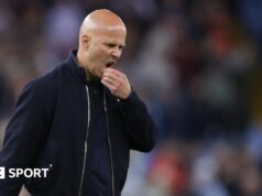 Aston Villa 4-2 Liverpool: Arne Slot sob pressão crescente após outra derrota
