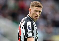 Manchester United e Manchester City competem para contratar Elliott Anderson do Nottingham Forest