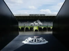 É esta a pessoa que está comprando ingressos para Newcastle x West Ham?