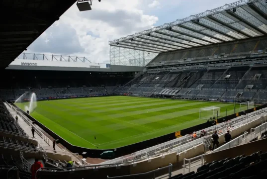 É dever de todos os torcedores do Newcastle United permanecer no colo de honra após o apito final do West Ham