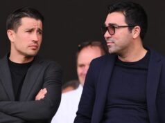 Deco, técnico do Barcelona, encontra-se com agente do atacante do Chelsea