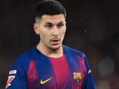 A nova contratação do Barcelona enfrenta um futuro incerto após uma difícil campanha de estreia