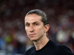 Bayer Leverkusen negocia para treinar Filipe Luís
