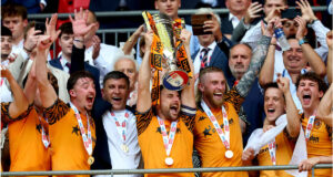 Hull City faz história nos play-offs do campeonato e é promovido à Premier League
