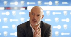 Árbitro explica decisão de Sesko no handebol na derrota do Liverpool para o Man United