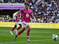 Sky Sports revela o interesse de Brighton no ex-zagueiro do Leeds