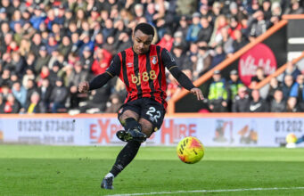 Man City negocia transferência de atacante da Premier League