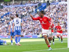Carrick lidera o Manchester United na vitória por 3 a 0 sobre o Brighton