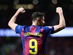 “Robert Lewandowski é uma lenda” – o técnico do Barcelona, Hansi Flick, elogia a saída do atacante veterano (Vídeo)
