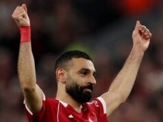Liverpool agora luta contra o PSG para contratar o substituto de Salah após verificações pessoais
