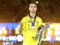 Vídeo: Cristiano Ronaldo levanta o troféu da Saudi Pro League após conquistar o primeiro título com o Al Nassr