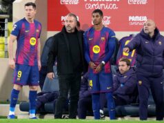 O técnico do Barcelona, Hansi Flick, reage à saída de Lewandowski