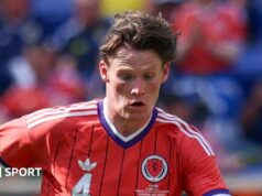 Scott McTominay: O meio-campista escocês não está com a equipe ao chegar ao hotel em Boston