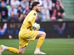 Newcastle contrata o goleiro francês Jouen para iniciar o recrutamento de verão
