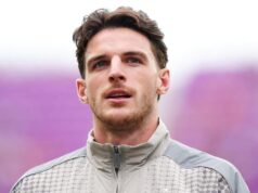 Rice marcou cedo após um atraso devido à chuva para a Inglaterra