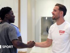 Copa do Mundo de 2026: jogadores da Inglaterra chegam à Flórida para acampamento pré-torneio